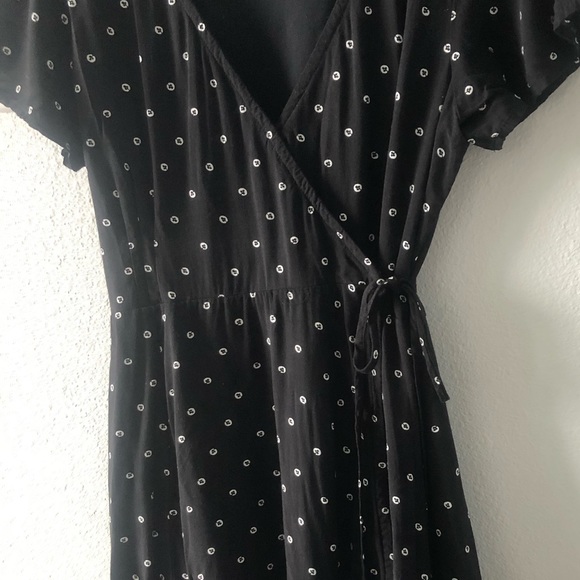 ❌SOLD❌Abercrombie & Fitch Wrap Dress - Picture 3 of 4